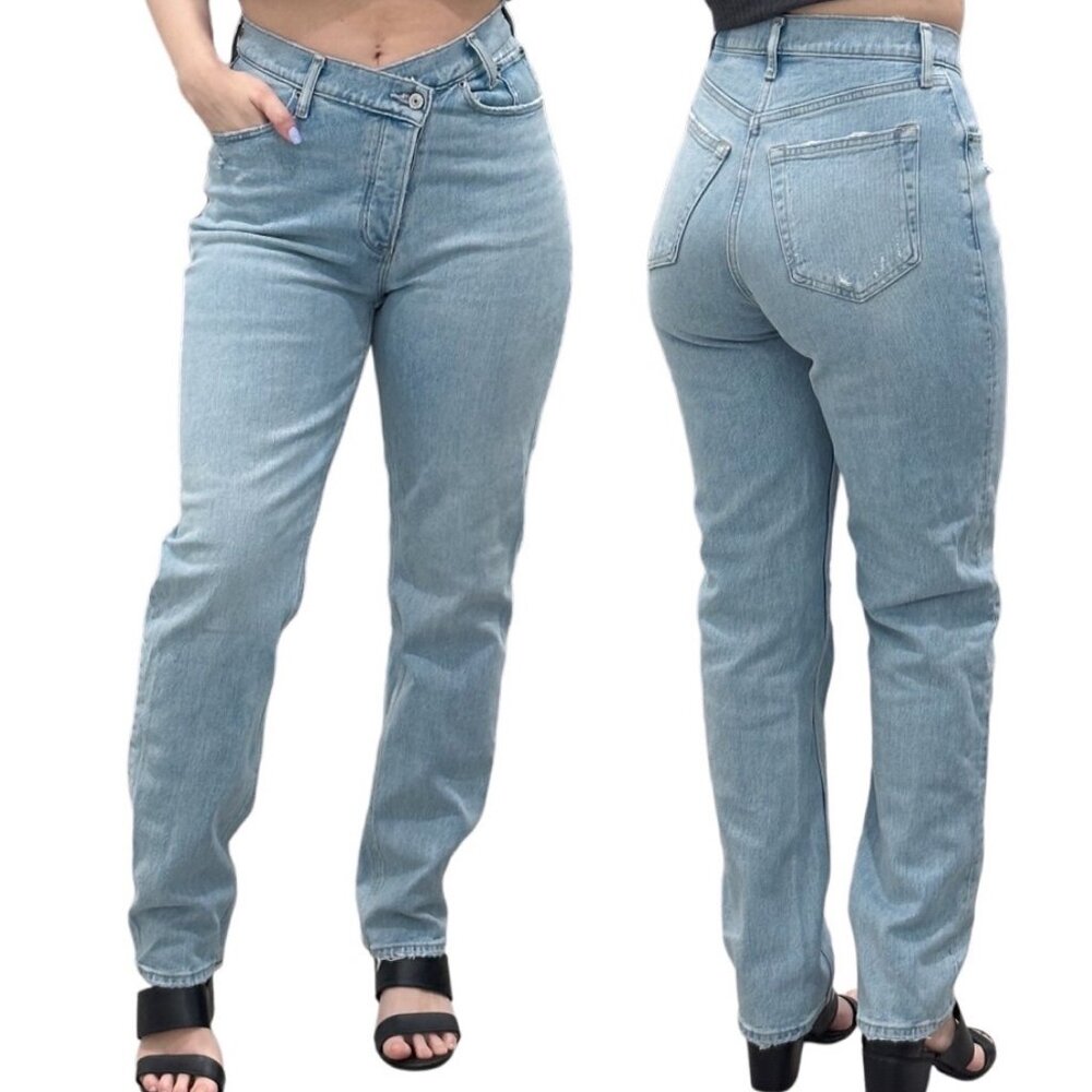 Abercrombie & Fitch The Dad High Rise Criss-Cross Waistband Jeans in Light Wash